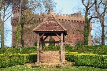 Château béarnais du XIVe siècle - photo de Morlanne à télécharger